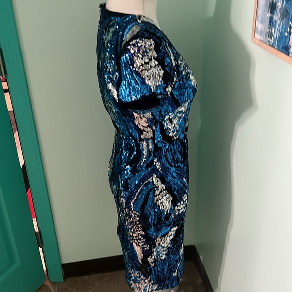 Cache sequins stretch cocktail dress. Comfy. - Picture 9 of 9